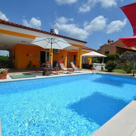 Mari House Casa de Férias