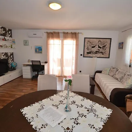 Prázdninový dům Mari House *