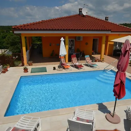 Prázdninový dům Mari House *