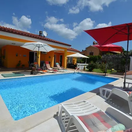 Holiday home Mari House Kanfanar