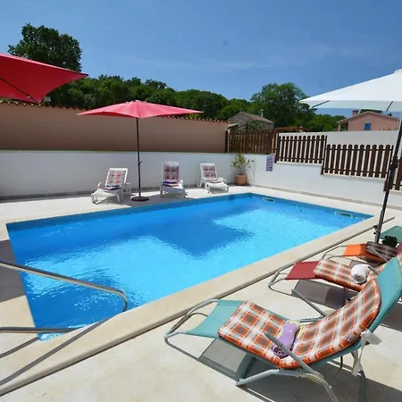 Mari House Holiday home