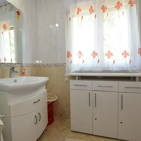 Mari House *